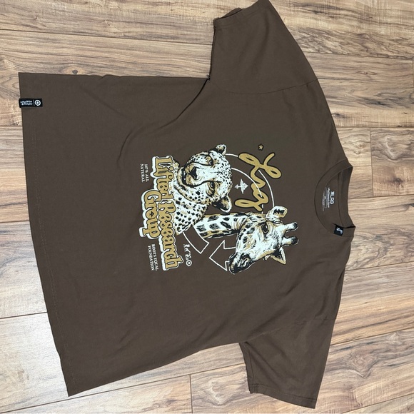 LRG Brown Graphic T-Shirt with Giraffe & Leopard. Size 3XL - Picture 6 of 7